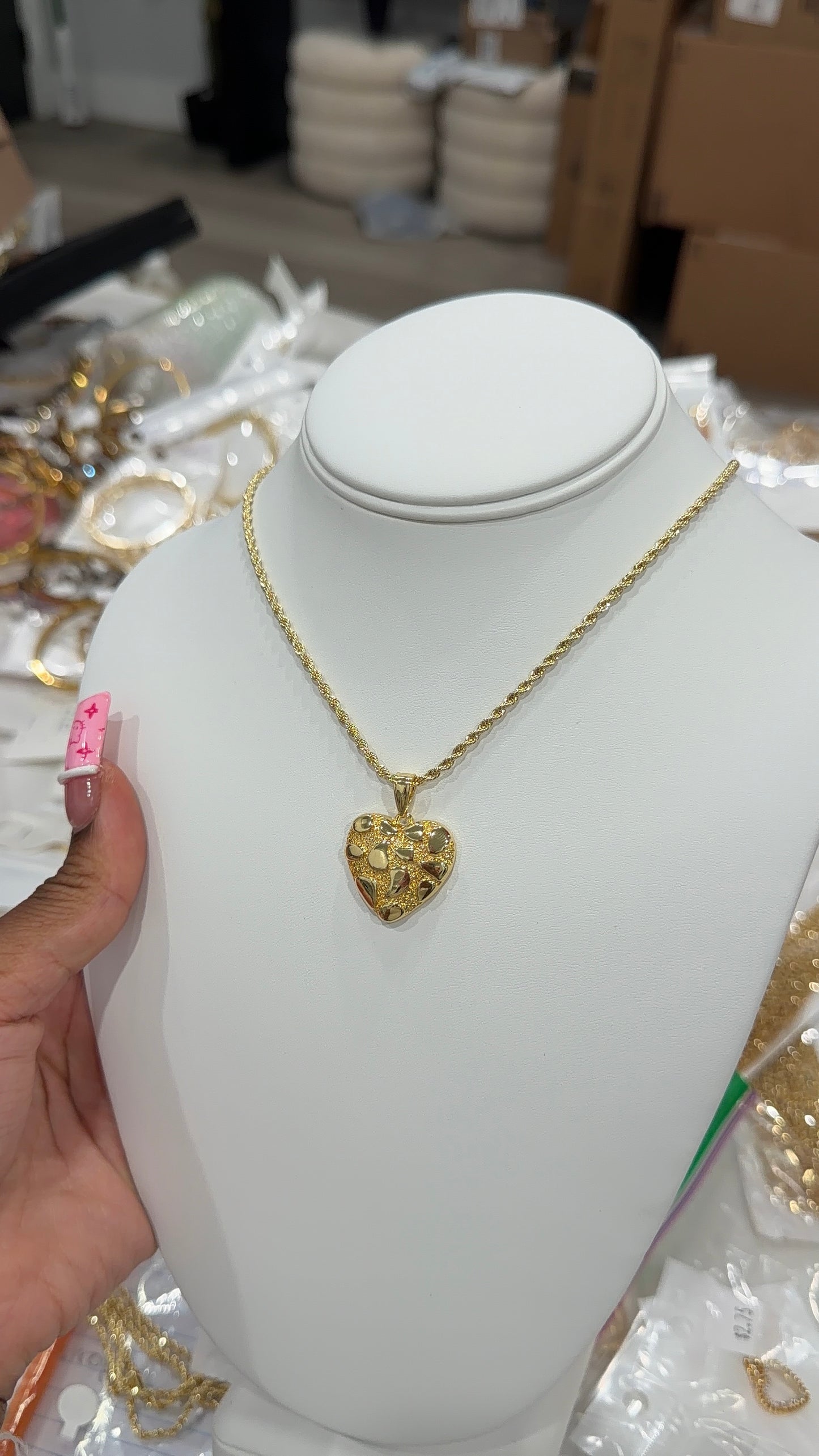 Jumbo nugget heart chain