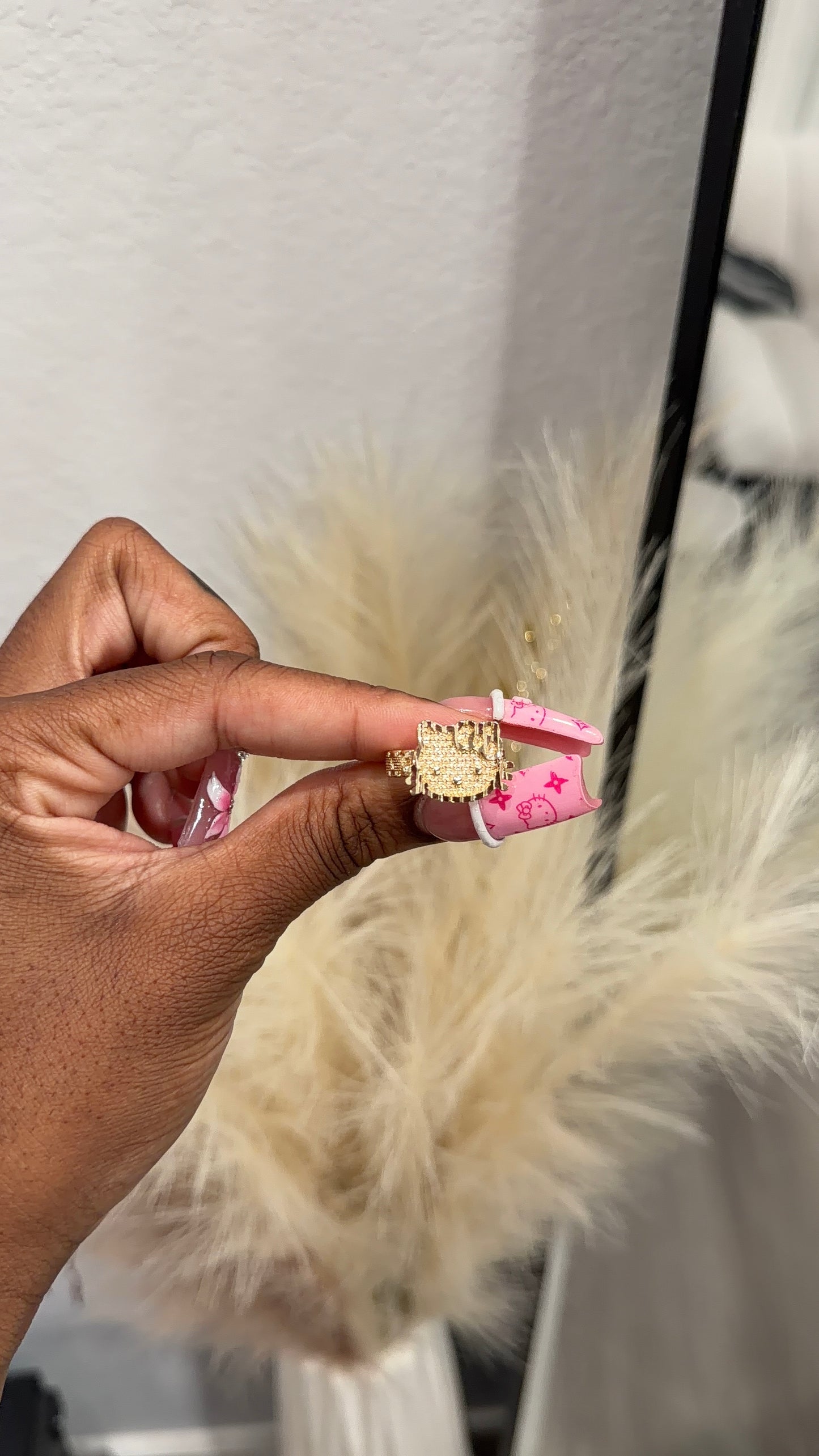 HK Face Rollie Ring