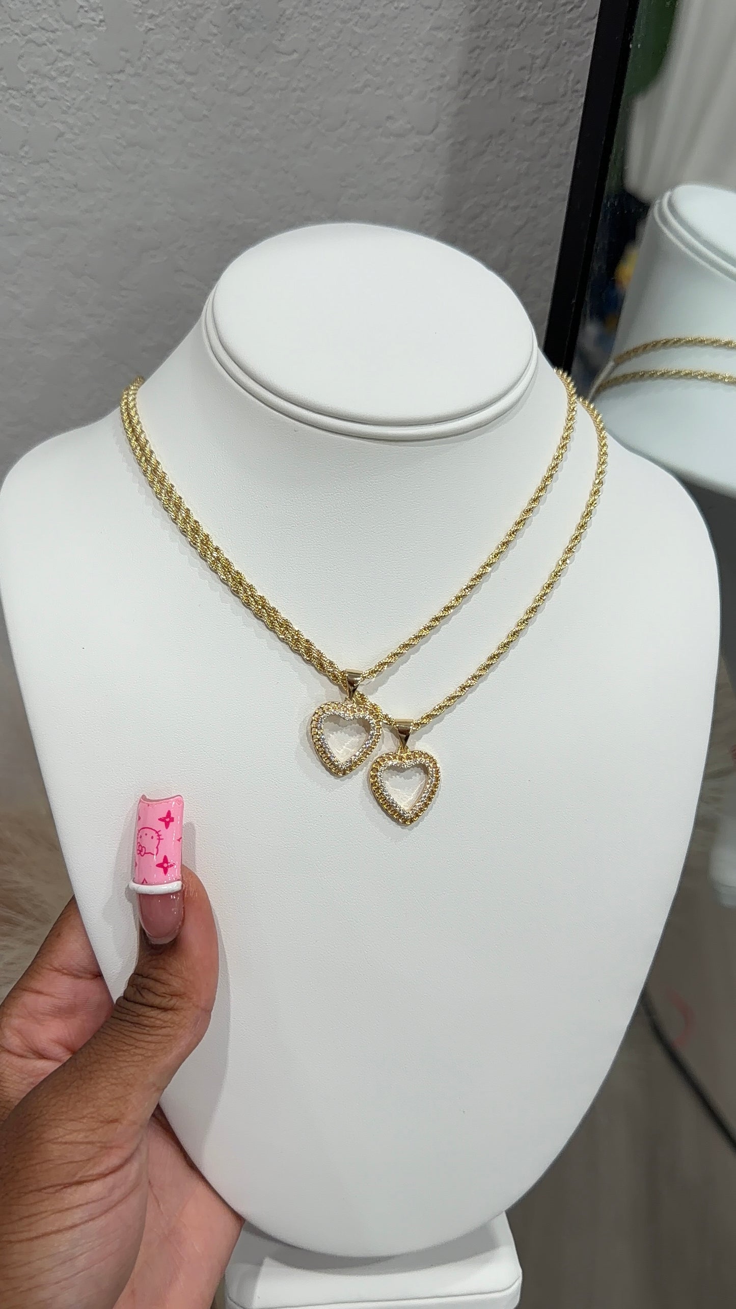Sweetheart Outline Necklace