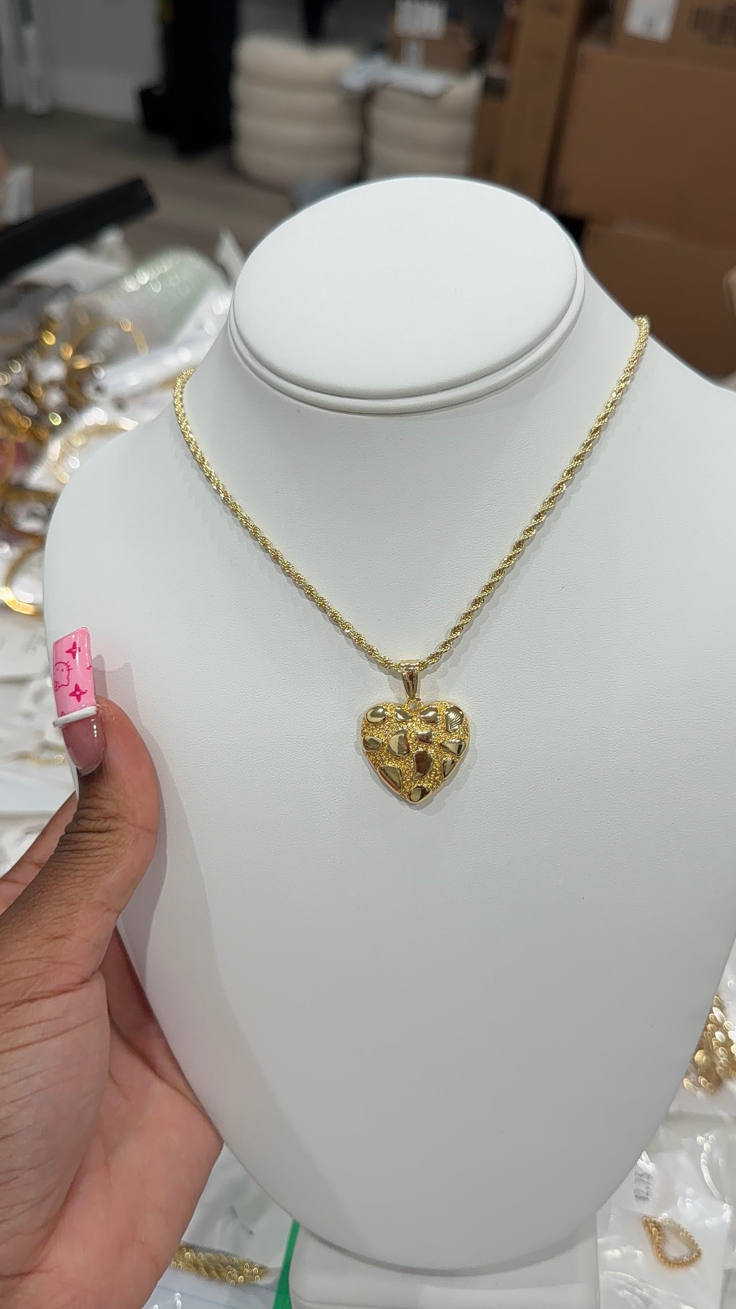 Jumbo nugget heart chain
