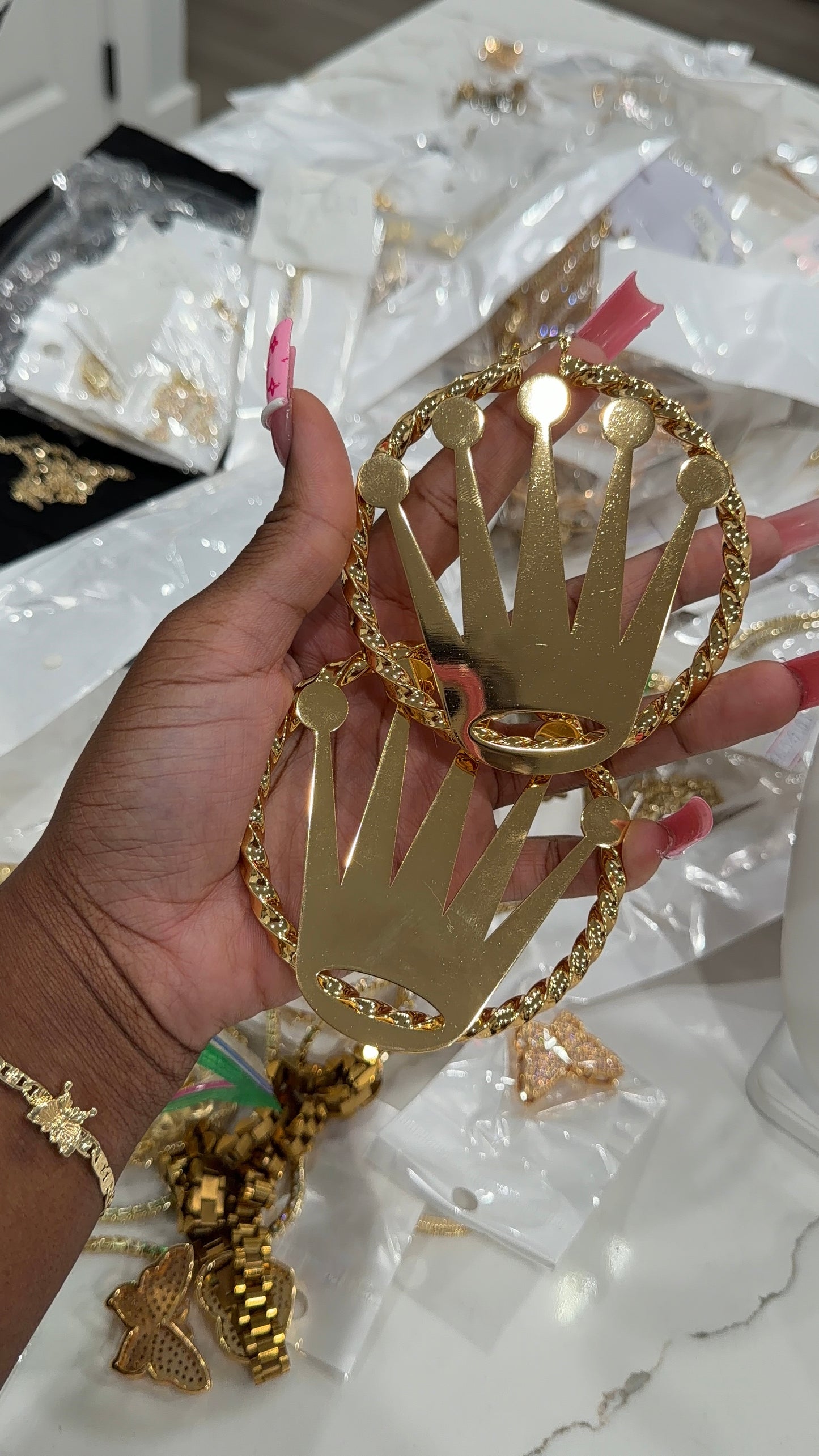 CROWN HOOPS