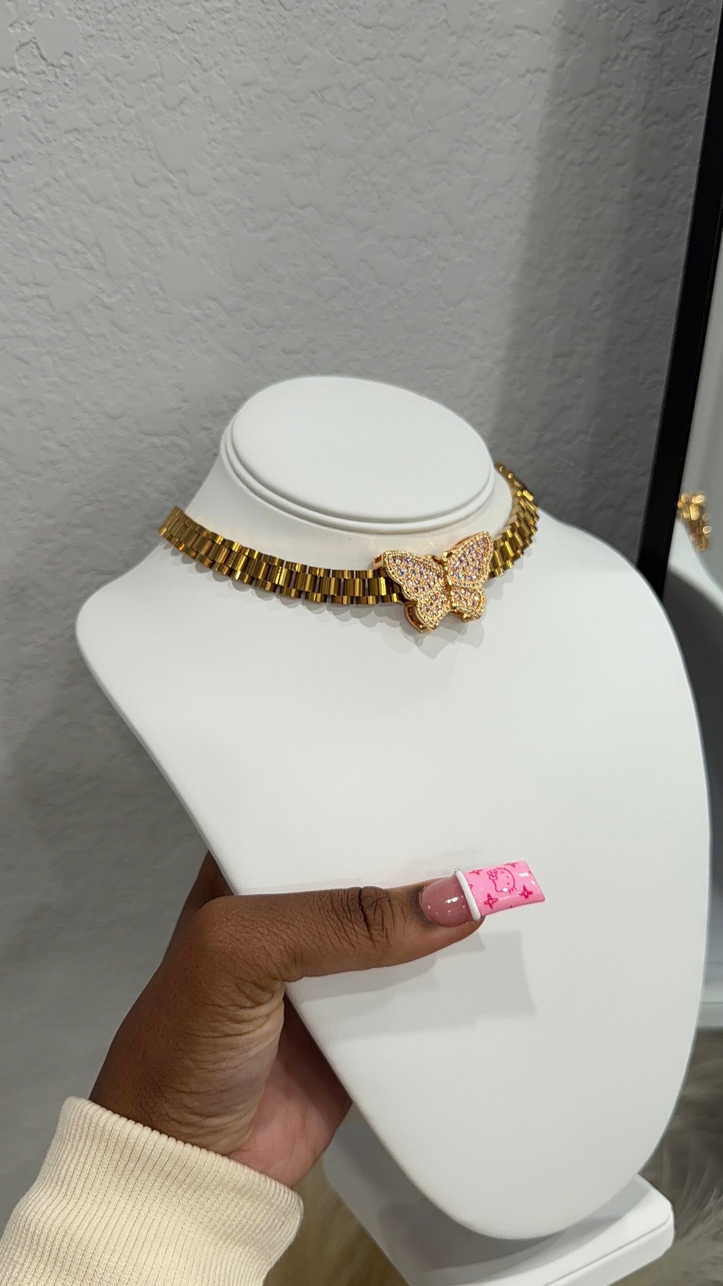 Iced butterfly link choker